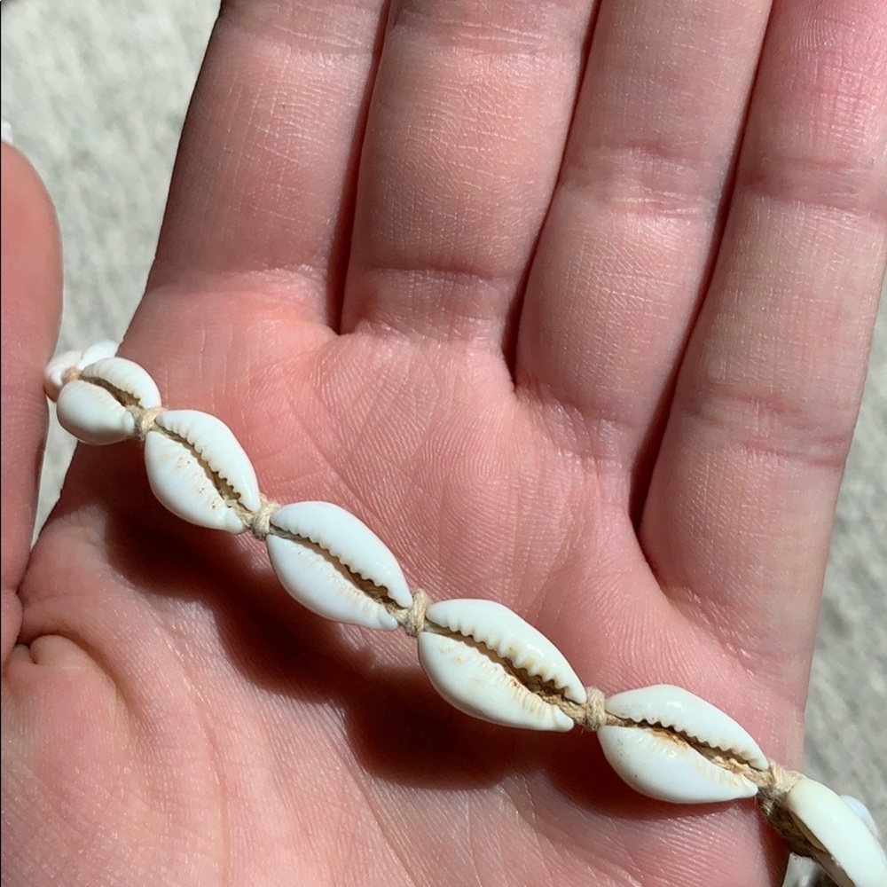 Shell Choker Necklace